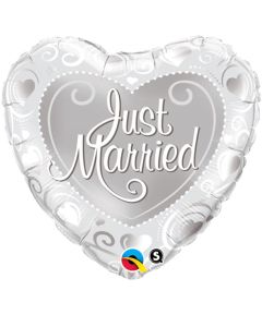 18 INCH FOIL HRT JUST MARRIED HEARTS SILVER 1CTP-QUA-15816
